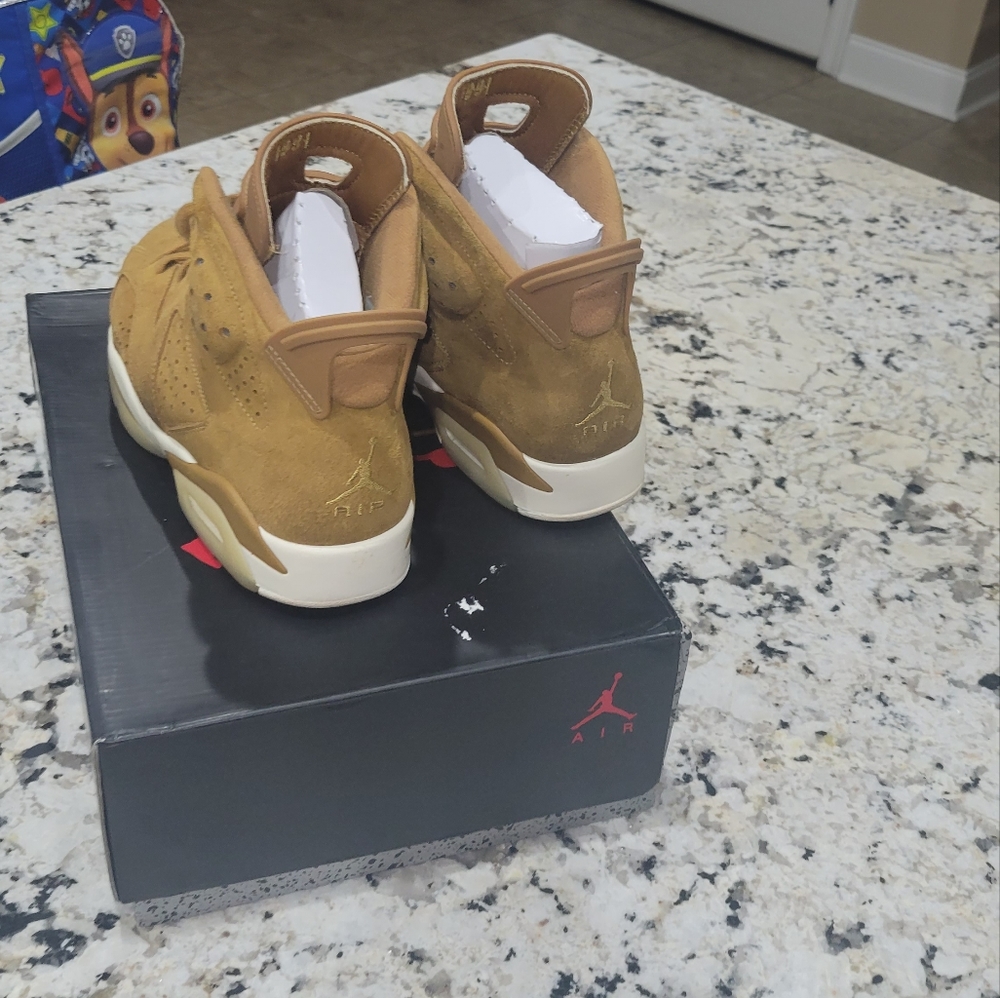 Jordan 6 - Picture 3 of 5